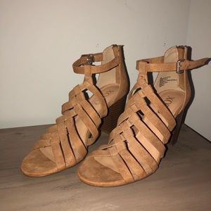 Francesca’s brown heels